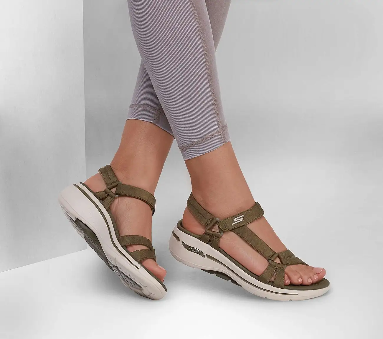 Skechers GO WALK Arch Fit - Elite Sandal - Naisten sandaalit | Mukavuus ja tyylikkyys 8 Skechers GO WALK Arch Fit - Elite Sandal - Naisten sandaalit | Mukavuus ja tyylikkyys - Image 6