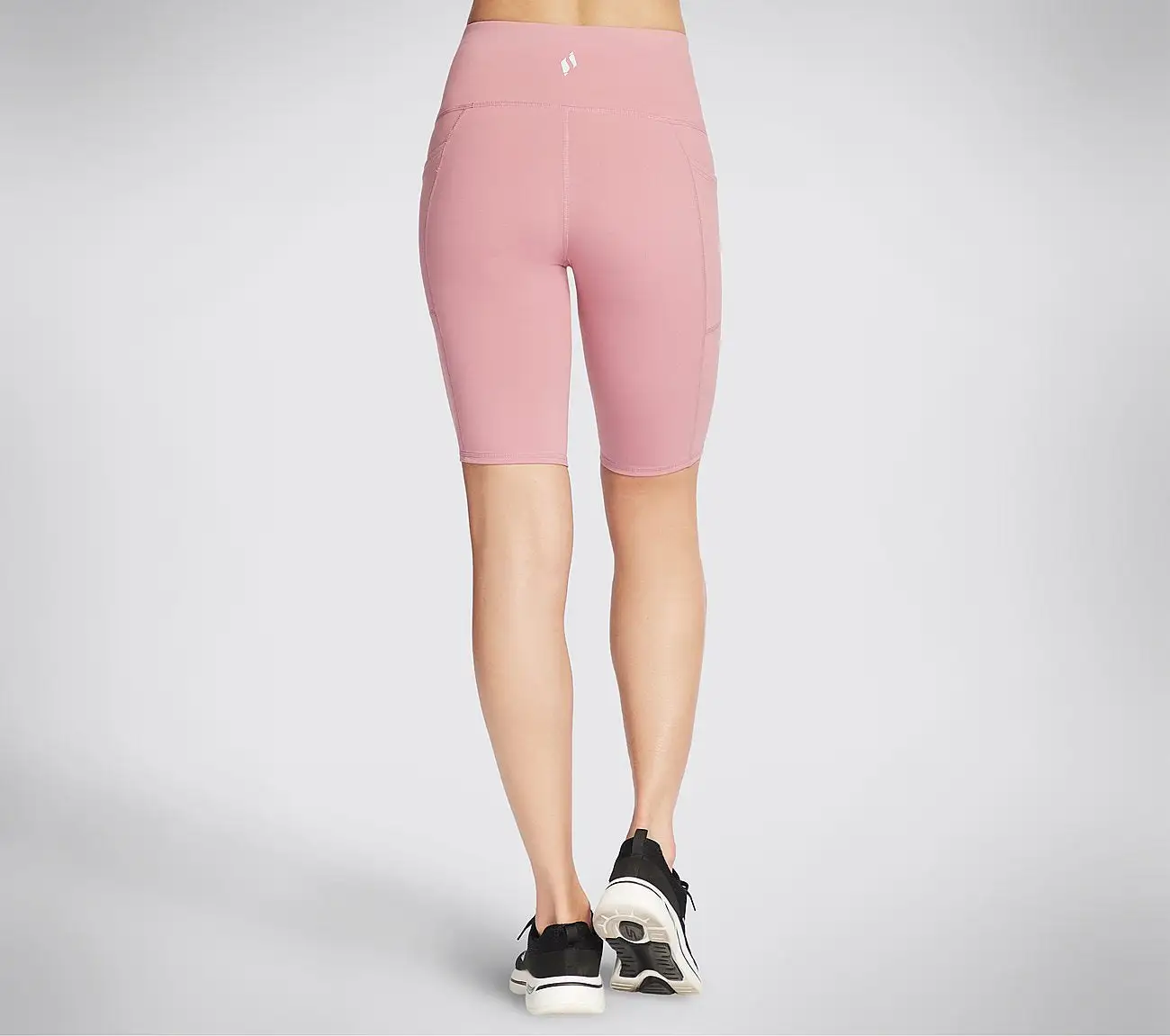 Skechers GO WALK Bike Shortsit - Mukavat ja kevyet pyöräilyhortsit naisille 5 Skechers GO WALK Bike Shortsit - Mukavat ja kevyet pyöräilyhortsit naisille - Image 3