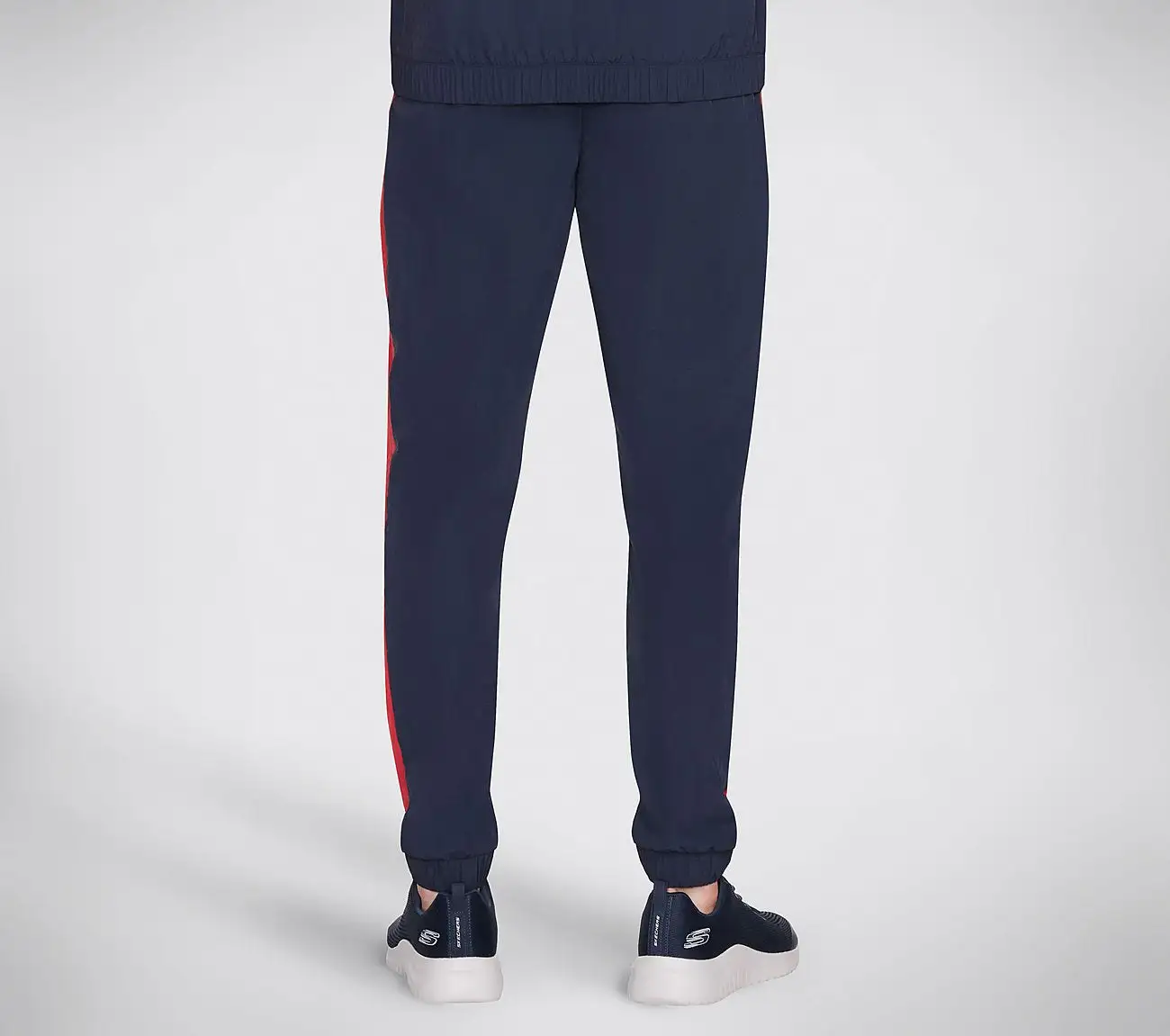 Skechers Tribute Lenkkeilyhousut Miehille - Mukavat ja Hienostuneet Urheiluhousut 4 Skechers Tribute Lenkkeilyhousut Miehille - Mukavat ja Hienostuneet Urheiluhousut - Image 2